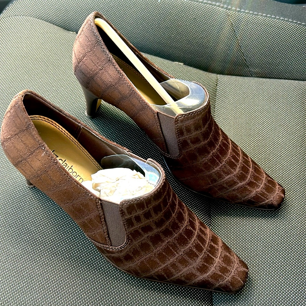 Liz Claiborne Brown, square toe heels size 7 1/2 NWT